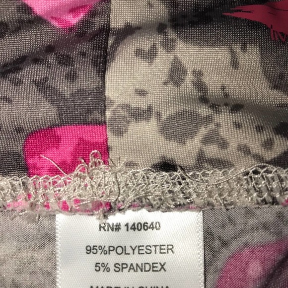 BREAST CANCER AWARENESS PINK & GRAY CAMO LEGGINGS LARGE - Picture 3 of 4
